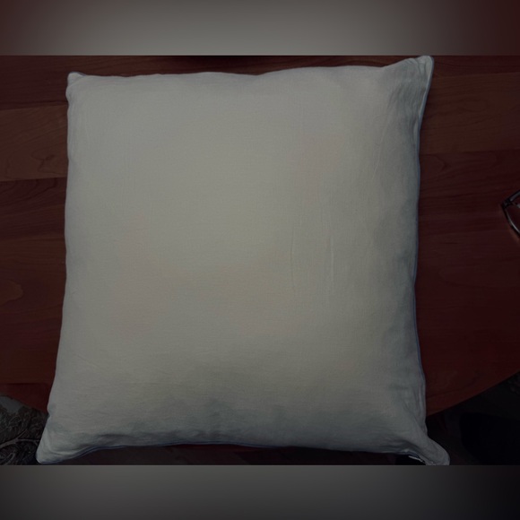 Set Pillows - Picture 4 of 4